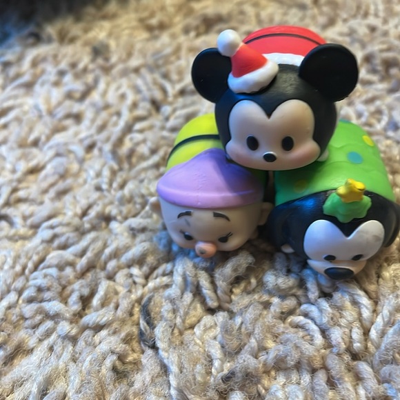 Stitch Tsum Tsum Rare Collectables case with some Tsum Tsum. - Picture 5 of 13